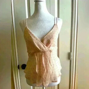 Express women’s light pink top